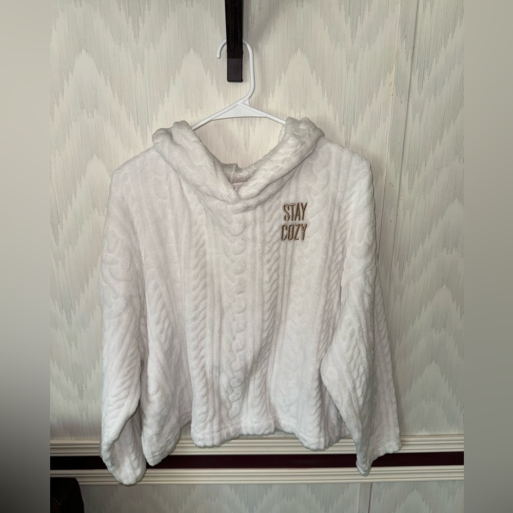 'Stay Cozy' Comfy Set. White hoodie and pants. Size XL